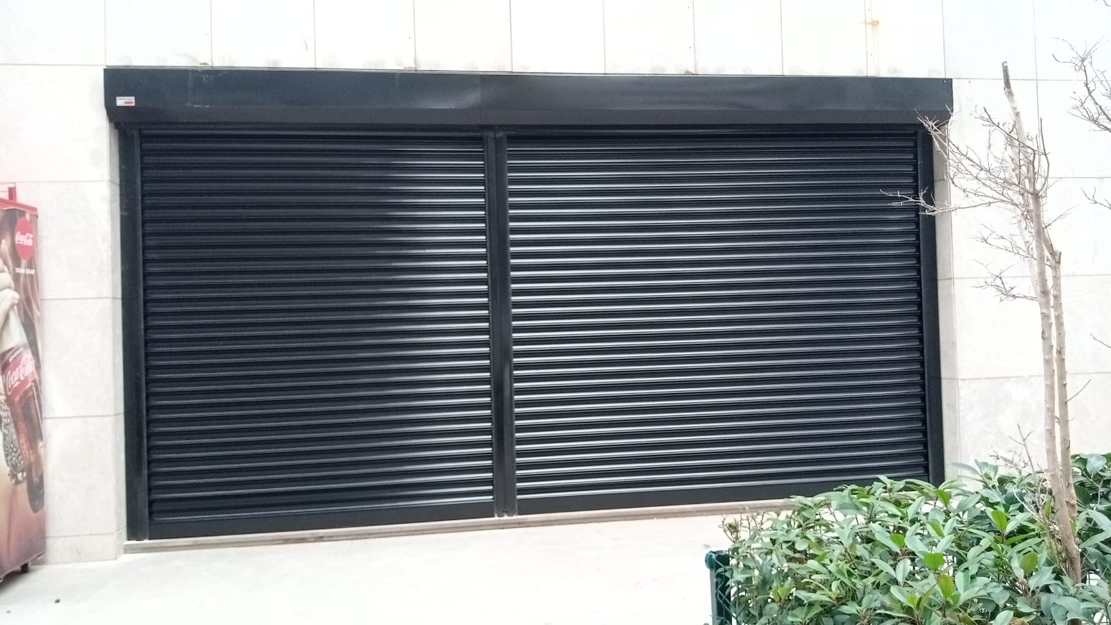 Bakırköy mağazasında kullanılan alüminyum kepenk sistemi